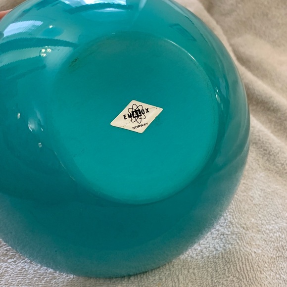 MCM Emalox Norway Aluminum Bowl Set 8" Turquoise Blue + 6" Red - Picture 5 of 8